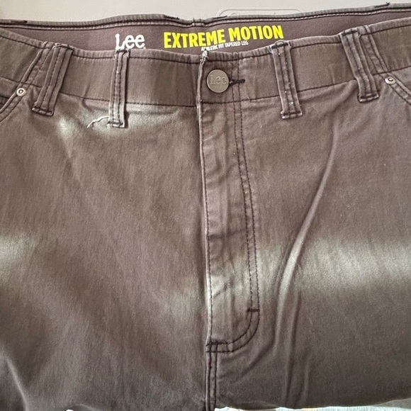 🦸‍♂️Big & Tall -Lee extreme motion pants- grey- EUC
SZ 52 x 30 - Picture 2 of 3